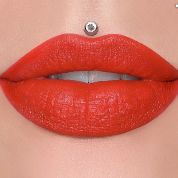 Jeffree Star Velvet Trap in Fire Starter Lipstick .12 oz - Picture 2 of 6